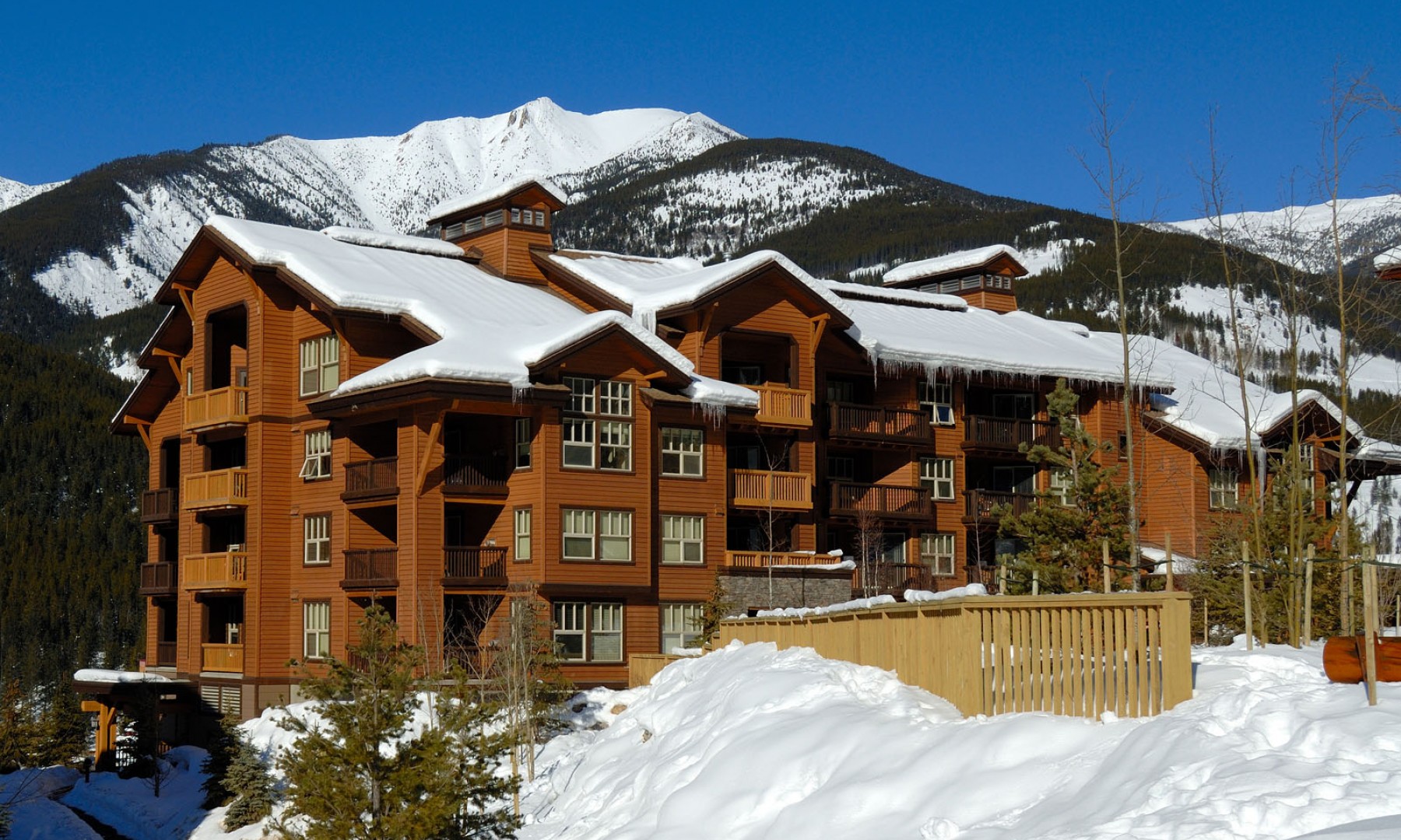 Peaks Lodge | Panorama Mountain Resort